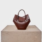 Коричневый гладкий